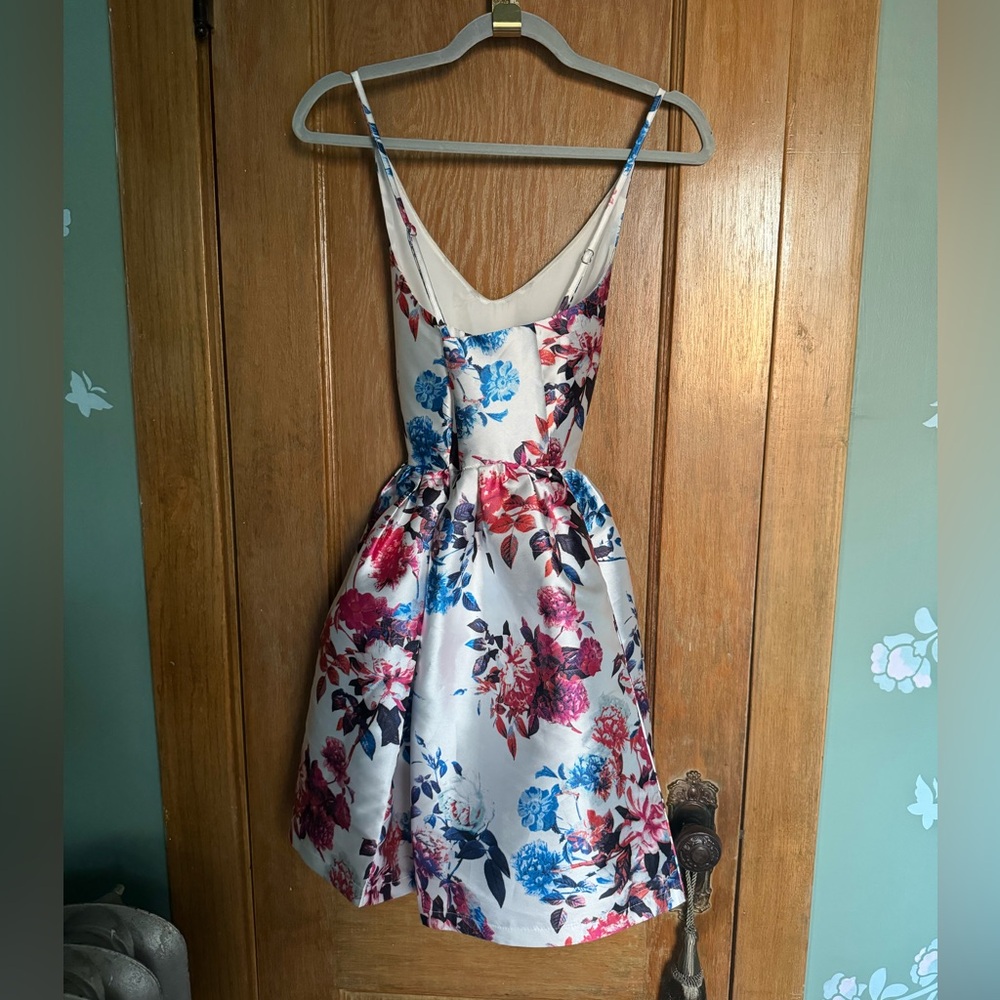 AKIRA Floral Print Dress - White, Blue, Red - Picture 6 of 12